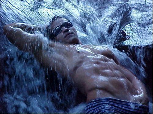 1213-guys_extremegifs-33